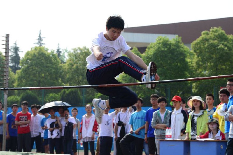 中考迎来“大变动”，预计今年全面实施，学生家长要早做打算----------------------------------中考将迎来“美育时代”，就目前我国教育大环境，传统的应试教育已经不是很合适，要提升素质教育，让学生更好地全面发展