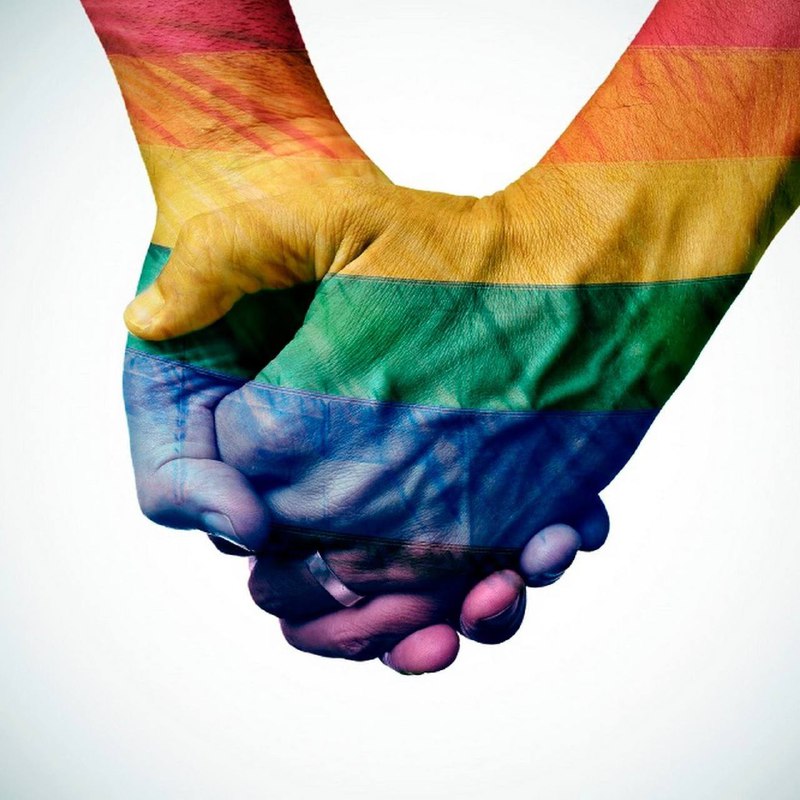 【瑞士公投允许同性婚姻合法化🌈】▎瑞士就 #同性婚姻 合法化进行公投，允许同性伴侣结婚！64.1%的瑞士民众支持同性婚姻合法化，以压倒性的优势获得胜利！🌈🌈------------------------------▎本频道合作机场（㊙️买机场送7大会员）